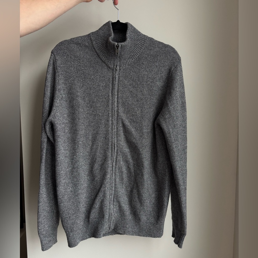 Winter Zipper
Size M
Good condition
Grey
